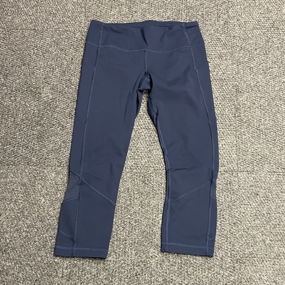 lululemon athletica Pace Rival Crop navy blue womens size 6 - Picture 1 of 4